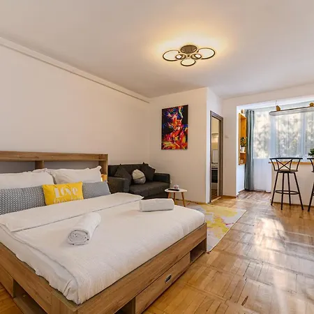 Jad Apartments - Calea Bucuresti-3